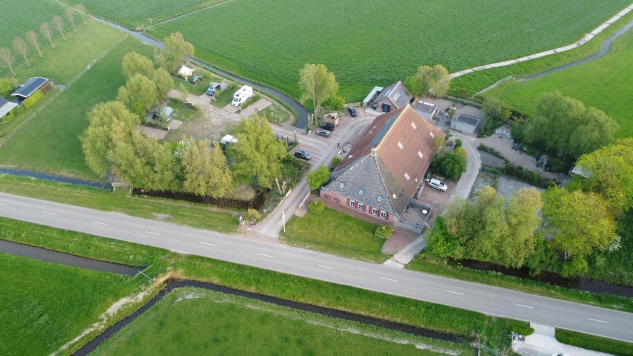 Bed And Breakfast De Salix Hitzum Exterior photo