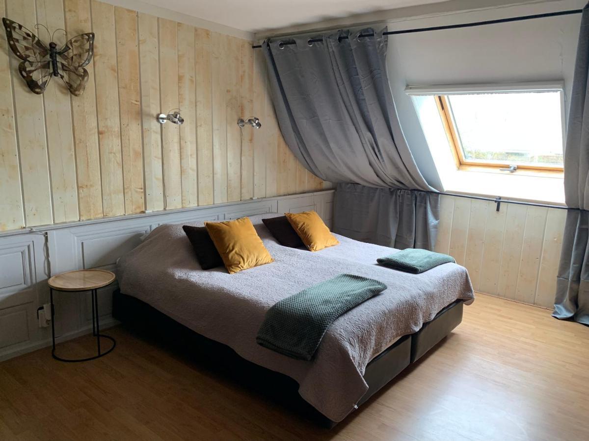 Bed And Breakfast De Salix Hitzum Exterior photo