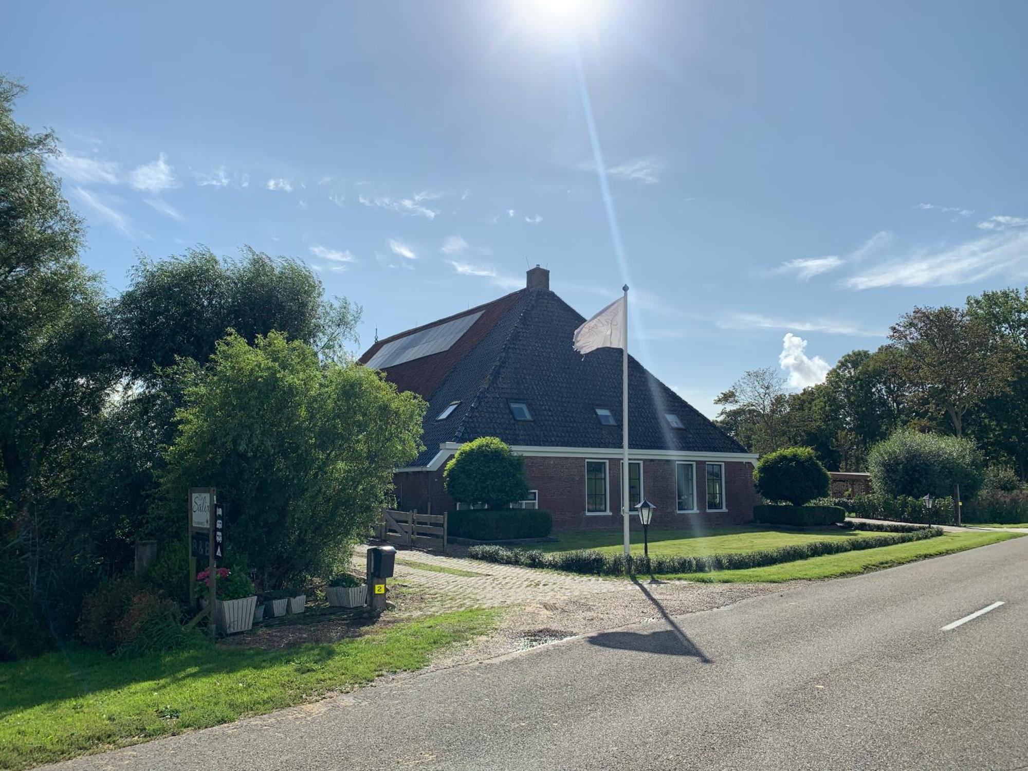 Bed And Breakfast De Salix Hitzum Exterior photo